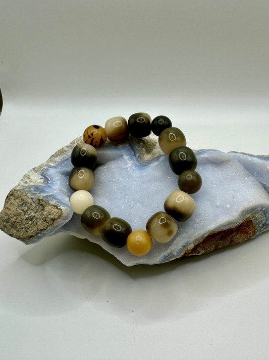 Natural and Green Bodhi Bead Bracelet